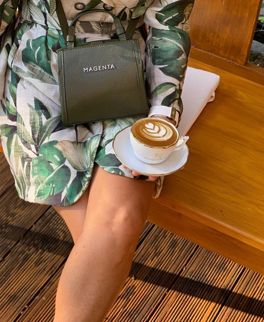 magenta 2020 ősz coffee