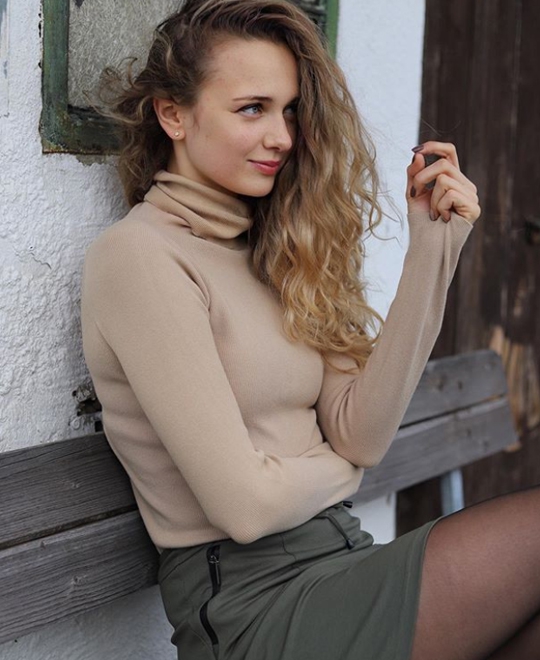 magenta bratislava barbie